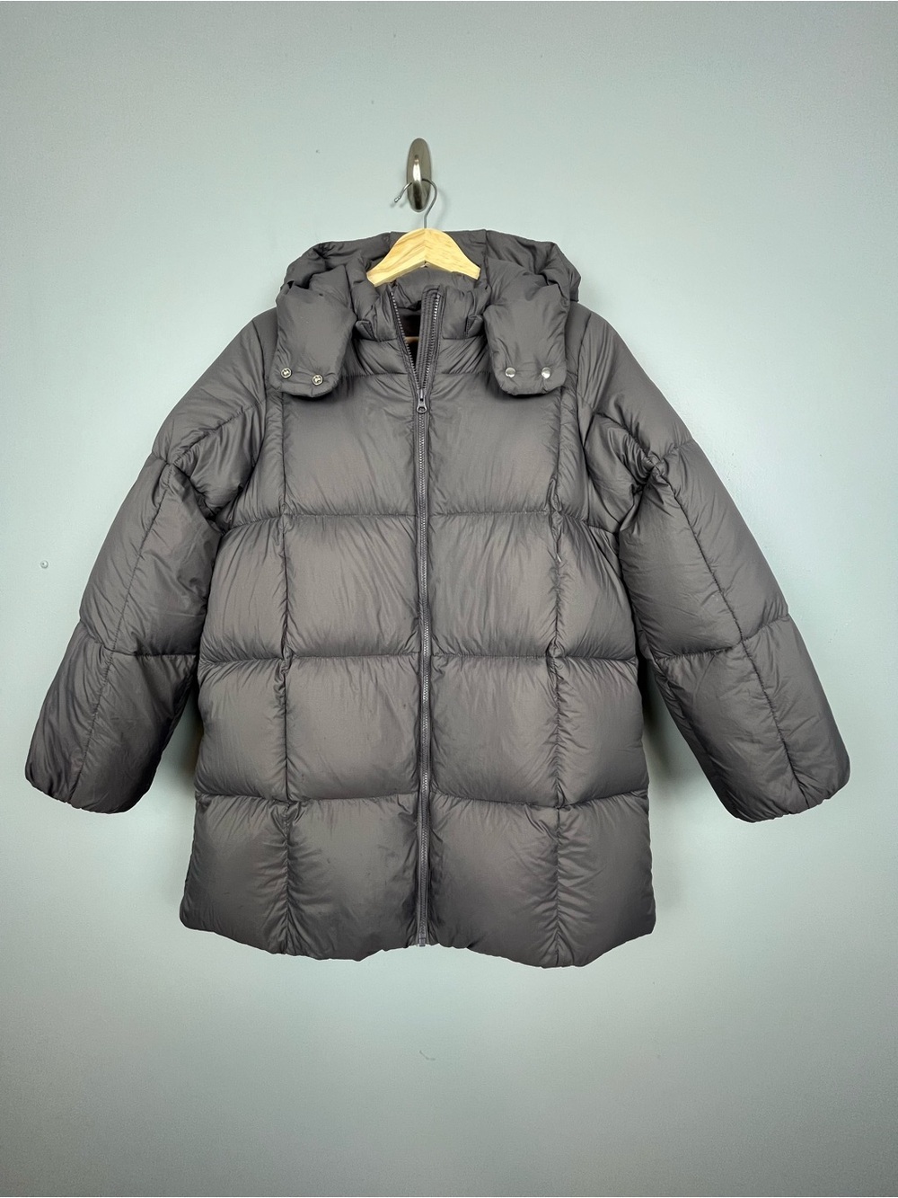 NWT Rylee + Cru gray kids down hooded puffer coat, size 10-12 years.